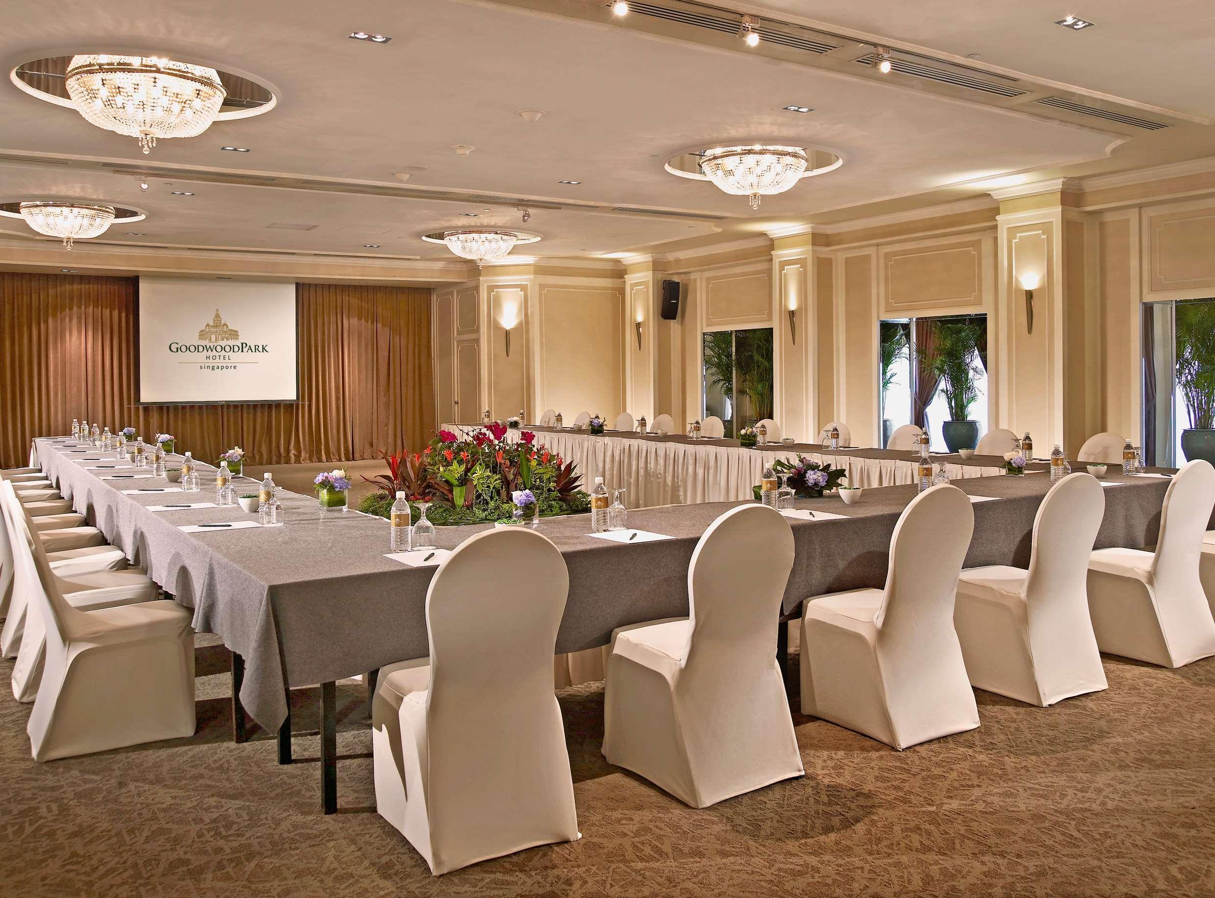 Goodwood Park Hotel Сингапур Удобства фото The ballroom at the hotel