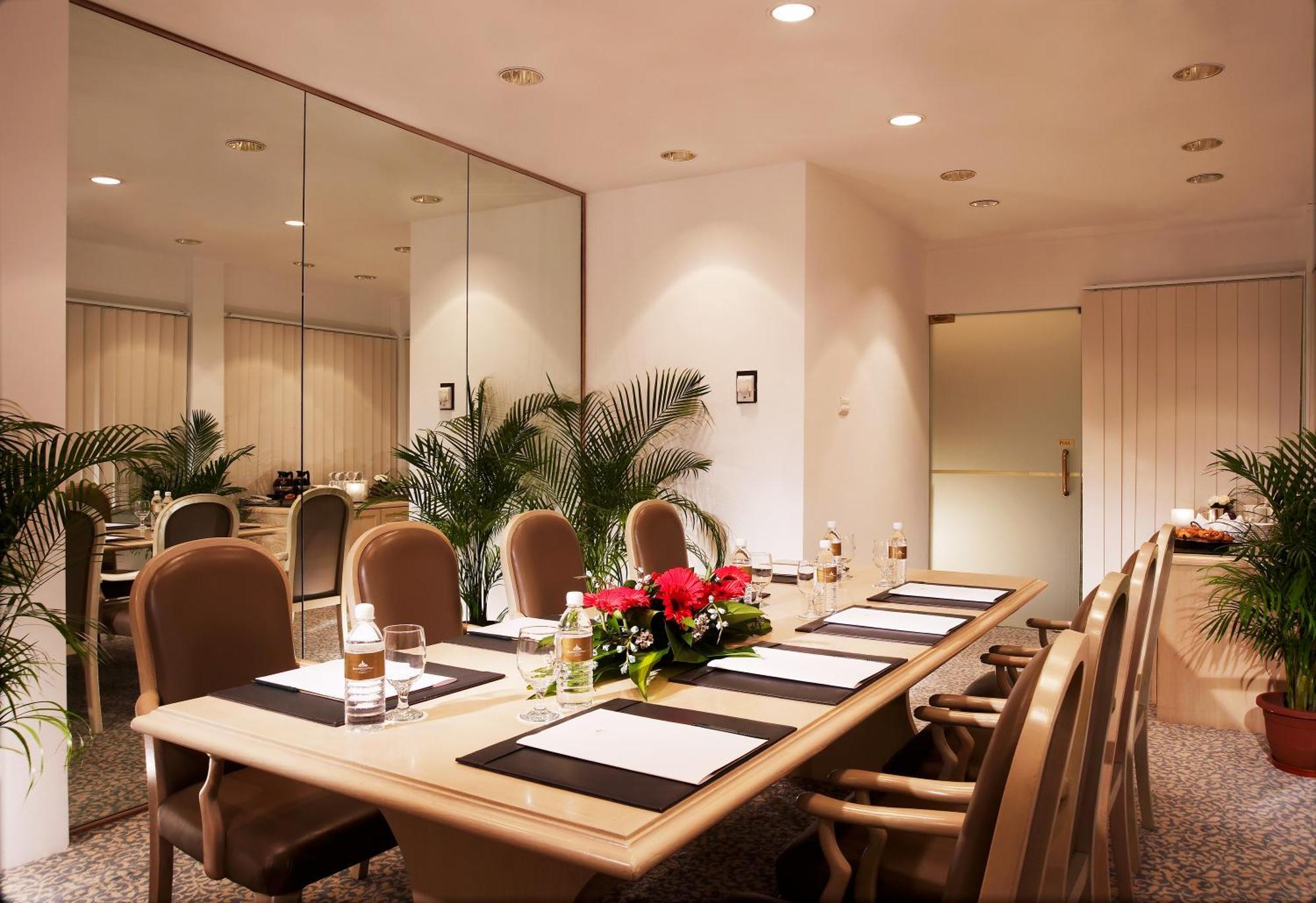 Goodwood Park Hotel Сингапур Экстерьер фото Meeting room